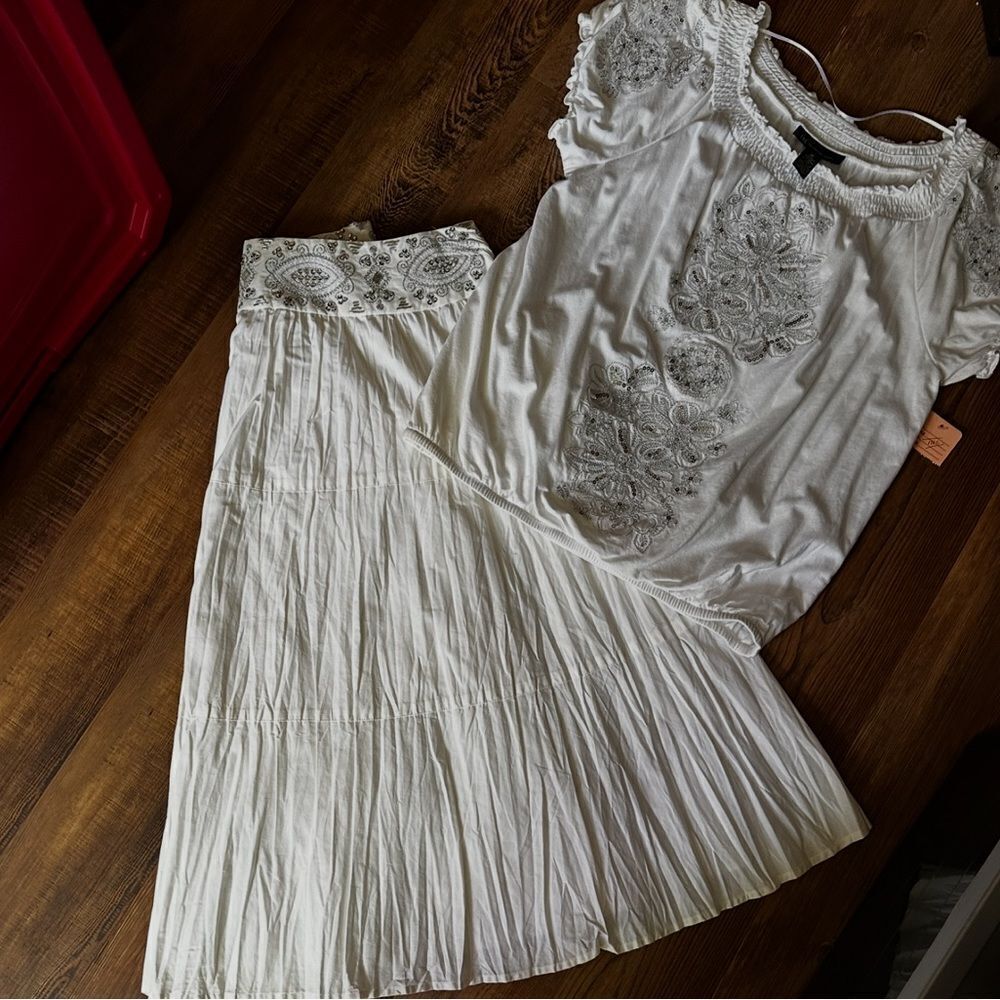 INC International Concepts White Blouse with Elegant Design - Picture 10 of 11